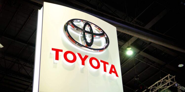 Vendas globais da Toyota caem pelo terceiro mês consecutivo
